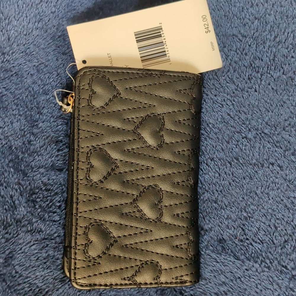 Betsey Johnson bi-fold Wallet 6x4", Black, Quilted heart design NWT